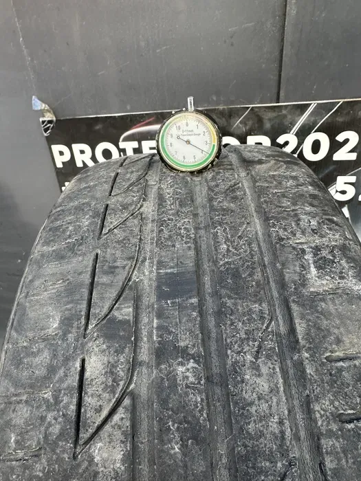235/40 R19 Bridgestone Potenza комплект шин летних.