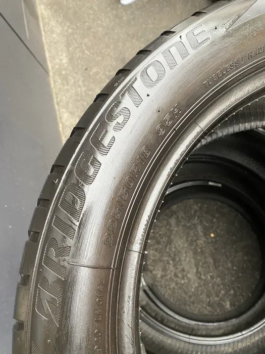 225/50 R18 Bridgestone Blizzak LM 21г комплект шин зимних.