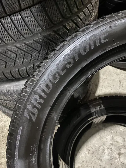 235/50 R19 Bridgestone Blizzak 22г, пара шин зимних.