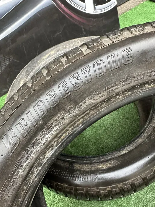 235/45 R17 Bridgestone пара шин всесезонных.