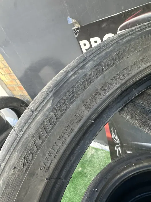 235/40 R19 Bridgestone Potenza комплект шин летних.