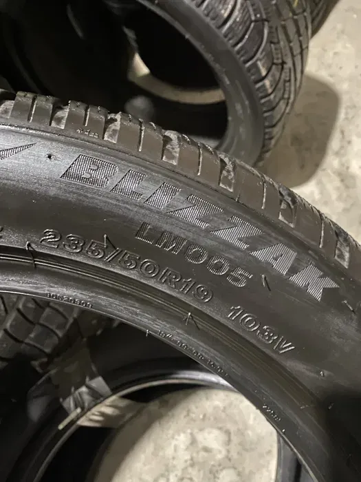 235/50 R19 Bridgestone Blizzak 22г, пара шин зимних.