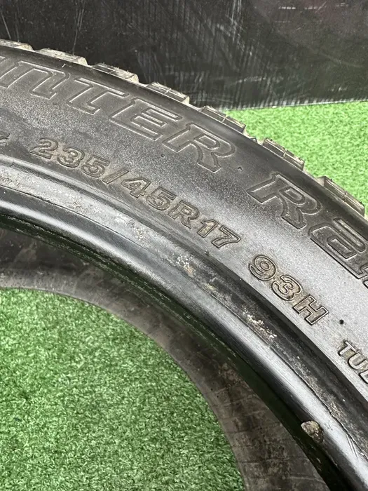 235/45 R17 Bridgestone пара шин всесезонных.