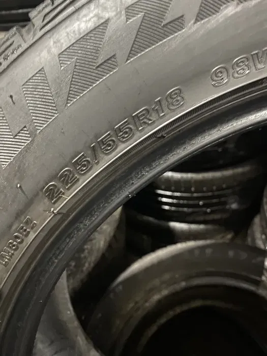 225/55 R18 Bridgestone Blizzak пара шин зимних.
