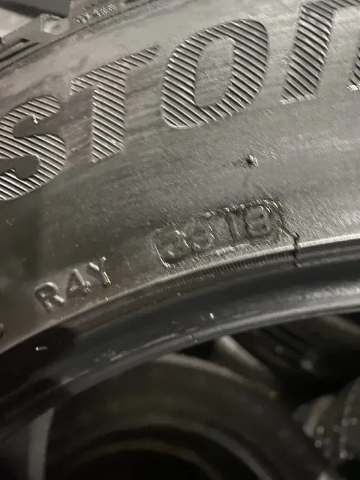225/55 R18 Bridgestone Blizzak пара шин зимних.