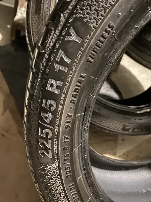 225/45 R17 Barum пара шин летних