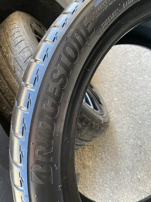 255/40 R20 Bridgestone Turanza 21г пара шин летних