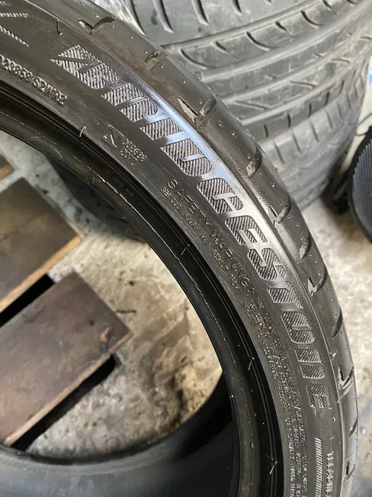 255/35 R19 Bridgestone Potenza RFT пара шин летних