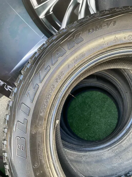 215/65 R16 Bridgestone Blizzak комплект шин зимних