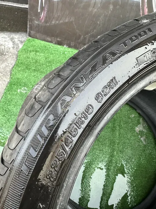 225/45 R19 Bridgestone Turanza пара шин летних.