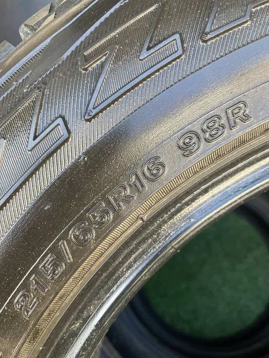 215/65 R16 Bridgestone Blizzak комплект шин зимних