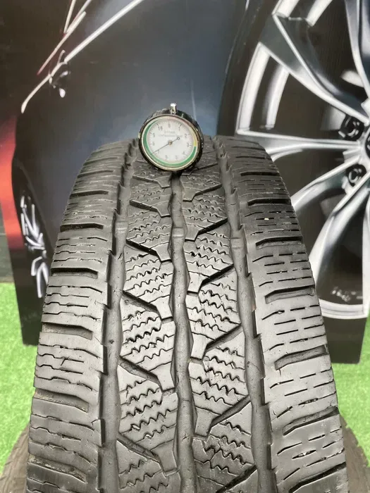 205/75 R16C Continental VanContact Winter 21г пара шин зимних.