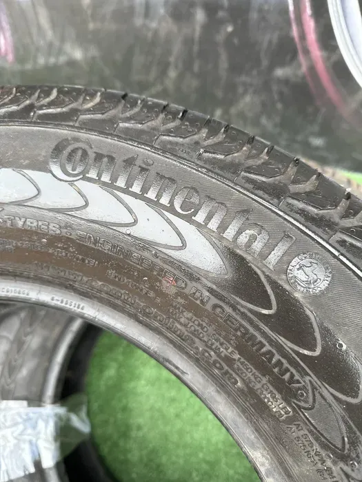 235/65 R16c Continental Vanco 2, пара шин летних.