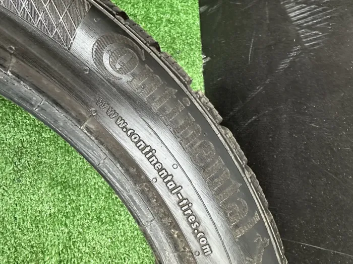 235/45 R20 Continental Winter Contact 21г пара шин зимних.
