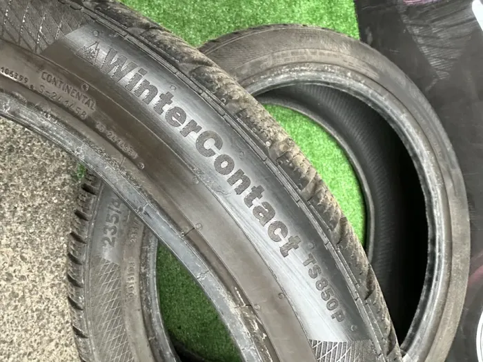 235/45 R20 Continental Winter Contact 21г пара шин зимних.