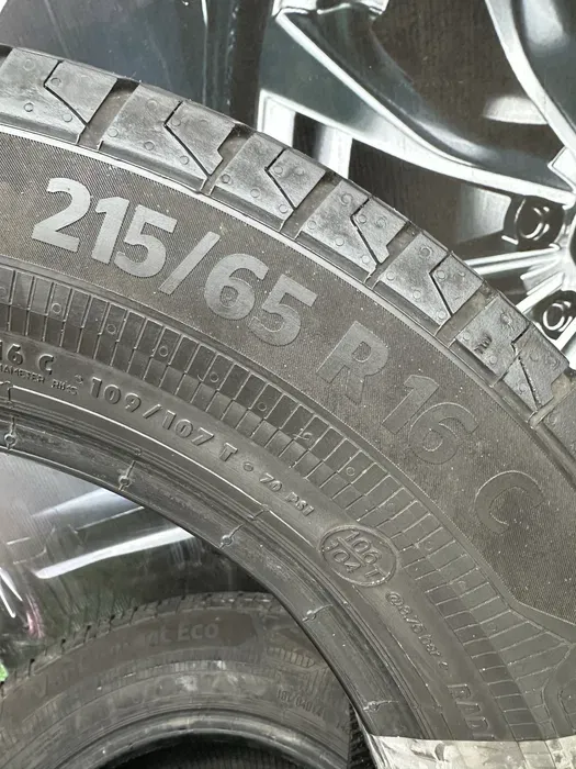 215/65 R16C Continental Van Contact Eco 21г комплект шин летних.
