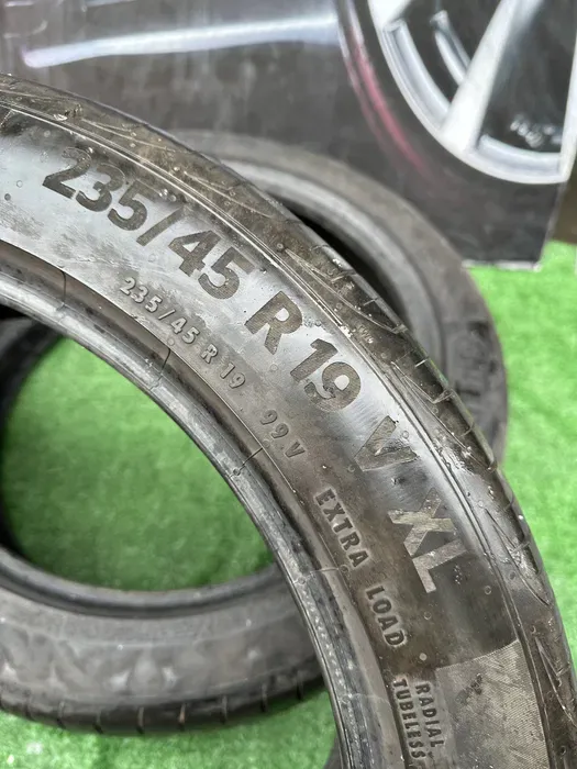 235/45 R19 Continental Premium Contact 6 пара шин летних.