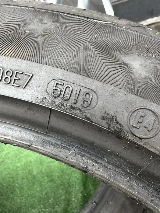 235/45 R19 Continental Premium Contact 6 пара шин летних.