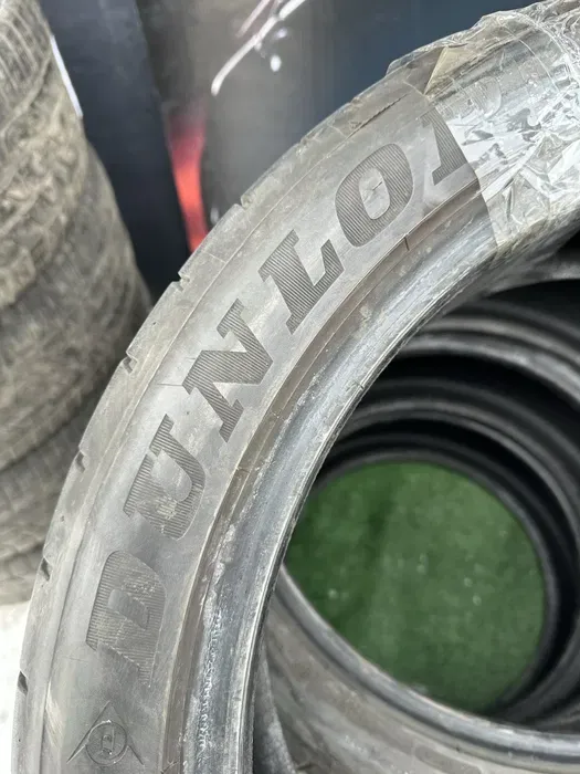 225/45 R19 Dunlop Sport Maxx комплект шин летних.