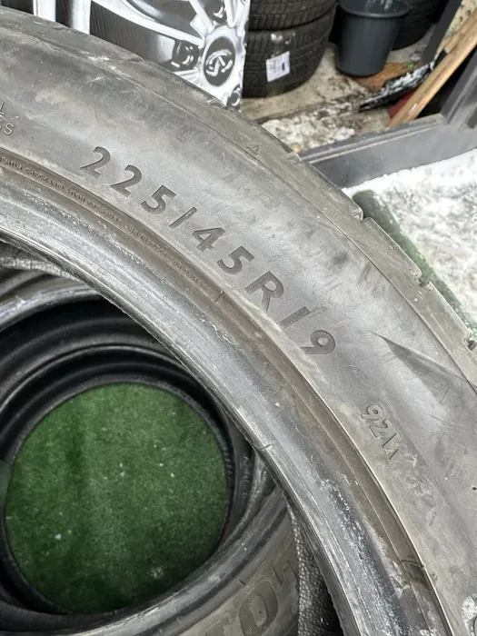 225/45 R19 Dunlop Sport Maxx комплект шин летних.