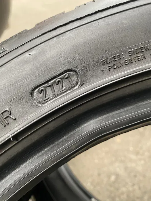 255/40 R19 Dunlop Winter Sport 21г пара шин зимних.