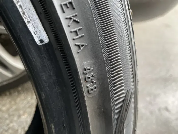 235/40 R19 EverGreen DynaControl пара шин летних