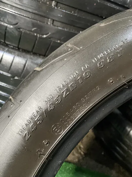 245/45 R19 Federal Evolution 21г, пара шин летних