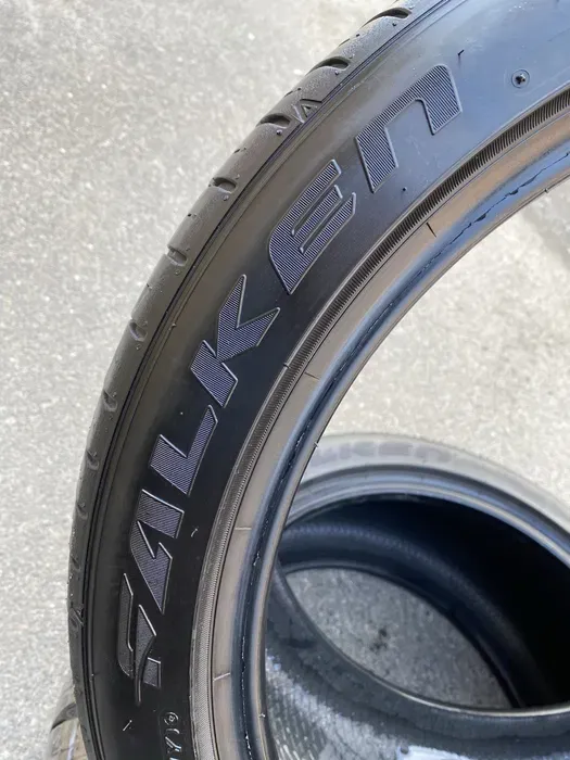 255/40 R19 Falken Azenis пара шин летних