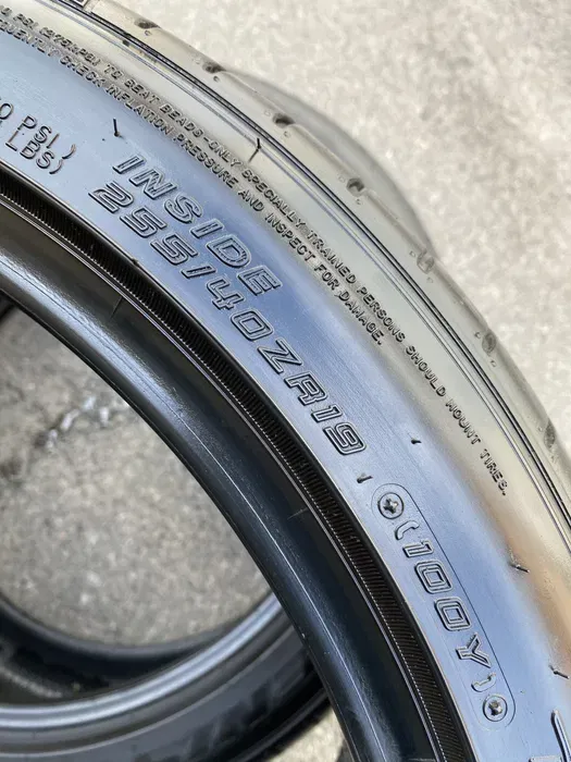 255/40 R19 Falken Azenis пара шин летних