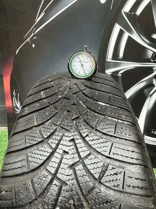 205/65 R15 Good/Year Ultra Grip 9, пара шин зимних.