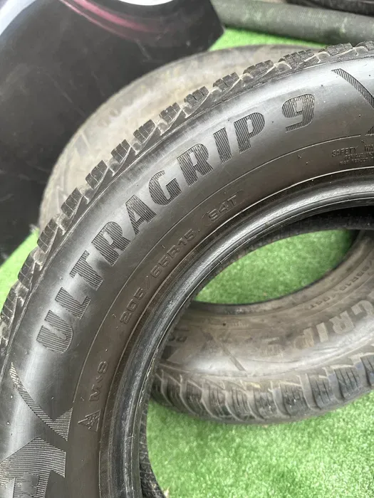 205/65 R15 Good/Year Ultra Grip 9, пара шин зимних.