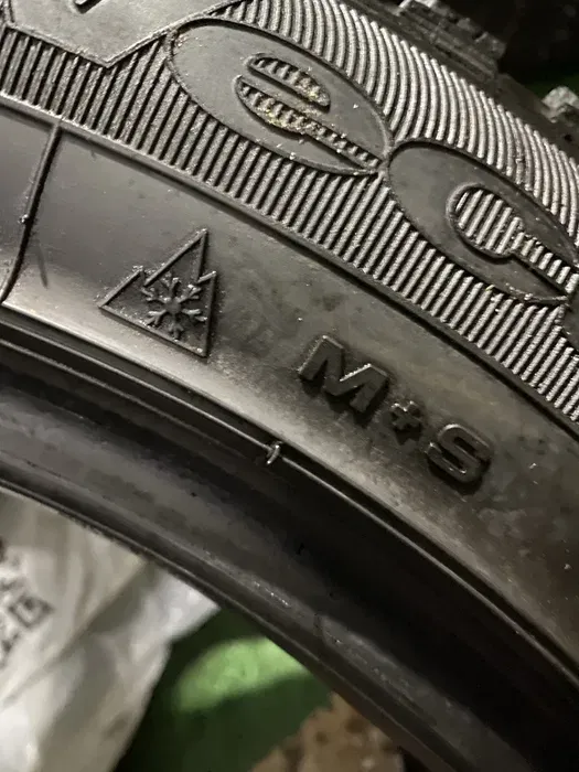 235/55 R17 Good/Year Vector комплект шин всесезонных