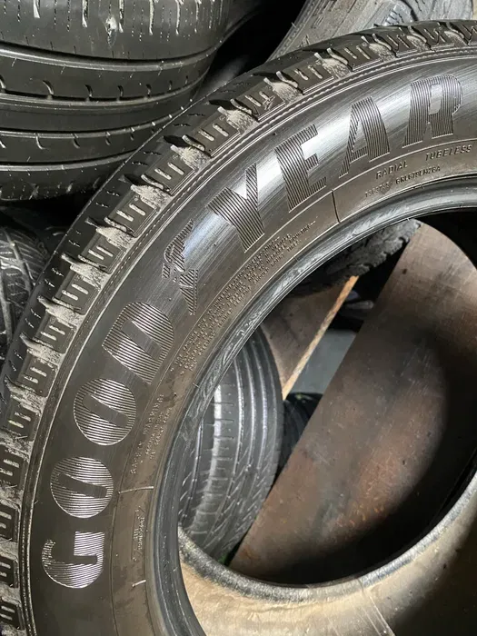 235/60 R18 Good/Year Efficient Grip 18 г, пара шин всесезонных