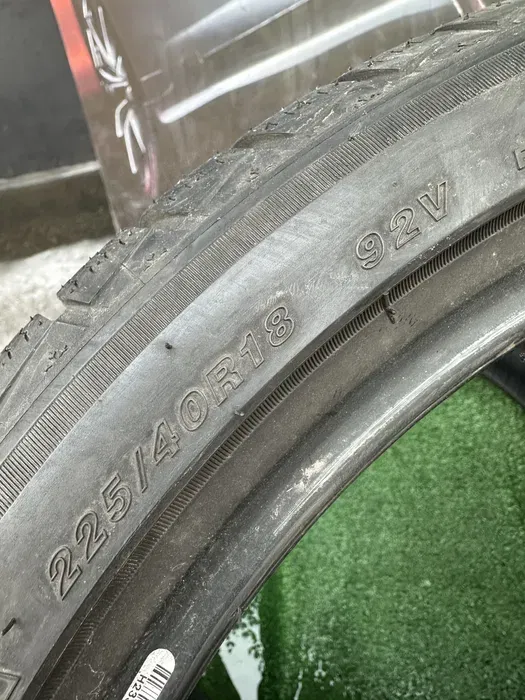 225/40 R18 GoodRide ZuperSnow 22г пара шин зимних.