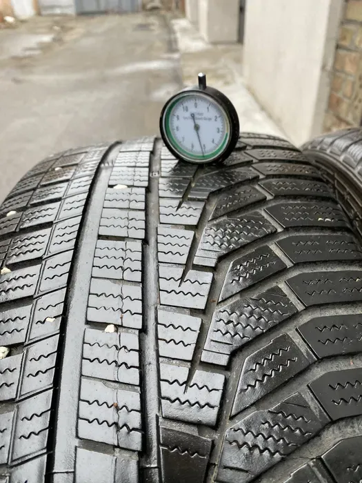 245/45 R19 Hankook i cept evo 19г пара шин зимних.