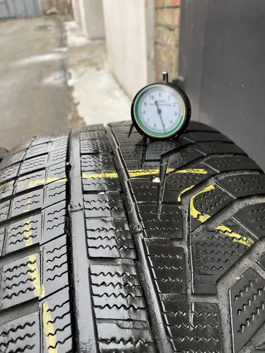245/45 R19 Hankook i cept evo 19г пара шин зимних.