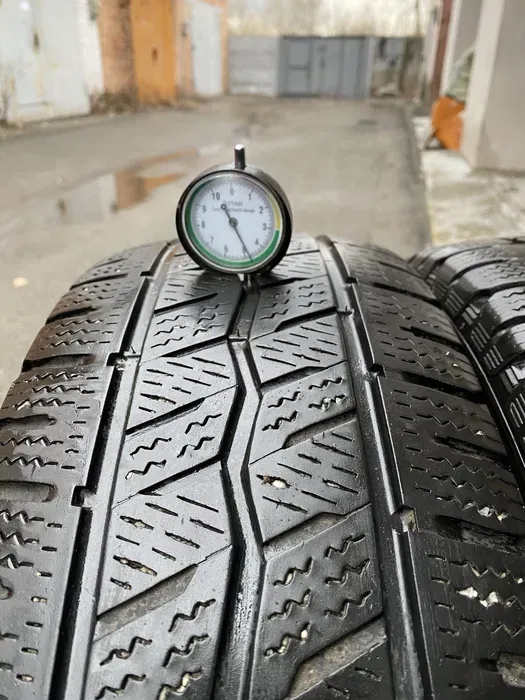 215/70 R15C Hankook i cept LV 21г пара шин зимних