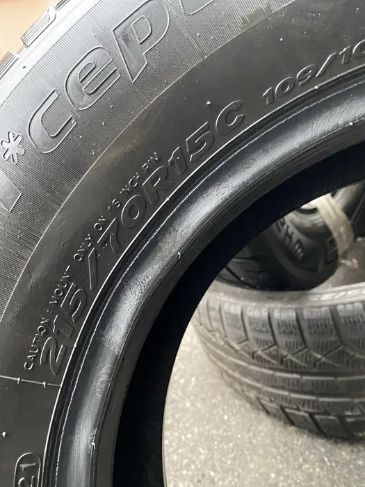 215/70 R15C Hankook i cept LV 21г пара шин зимних