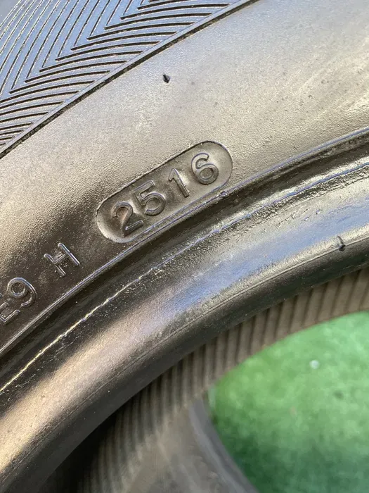 235 /65 R16C Hankook PW пара шин зимних.