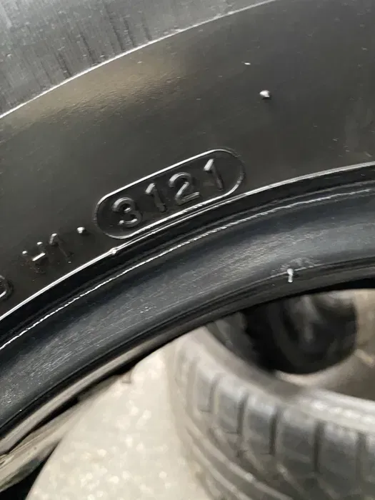 215/70 R15C Hankook i cept LV 21г пара шин зимних