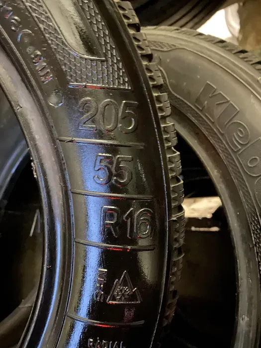 205/55 R16 Kleber Krisalp пара шин зимних.