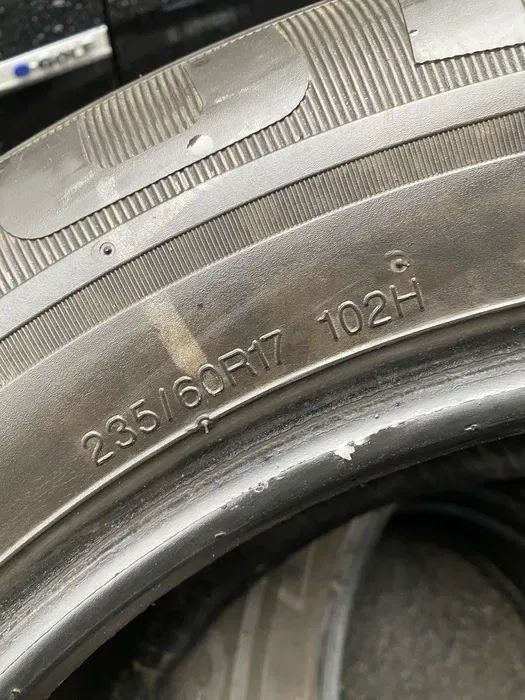 235/60 R17 Kumho комплект шин всесезонных.