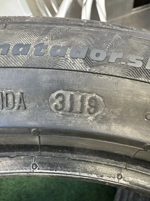235/45 R17 Matador Sibir 19г пара шин зимних.