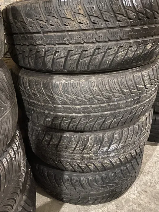 215/65 R17 Nokian WR suv 3, комплект шин зимних.