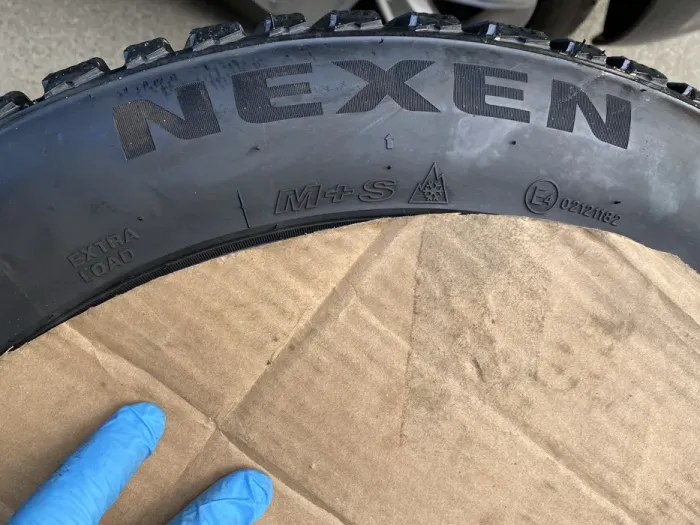 215/55 R17 Nexen Winguard WinSpike комплект шин зимних.