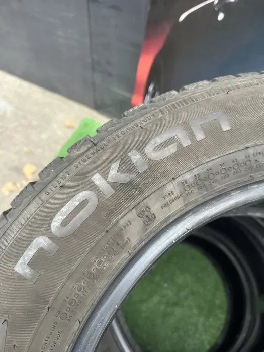 215/60 R16 Nokian WR комплект шин зимних.