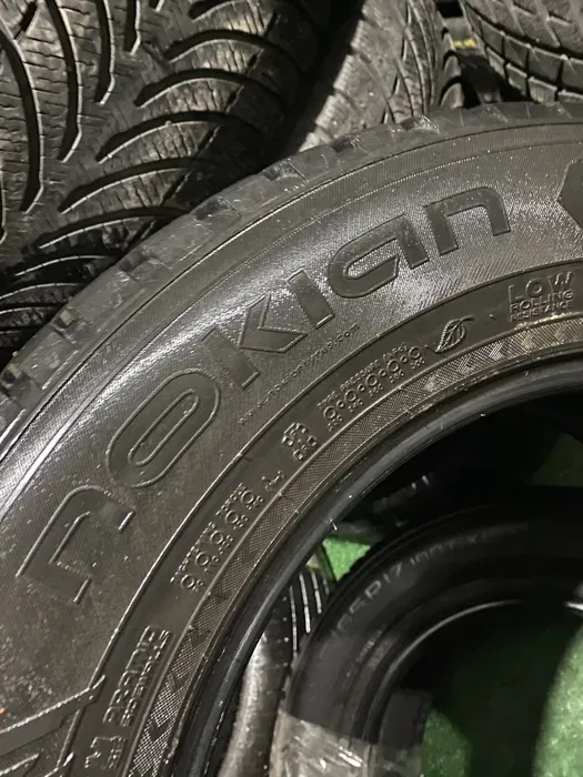 235/65 R17 Nokian Hakkapelitta 8 пара шин зимних.