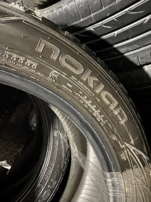 275/45 R20 Nokian WR suv пара шин зимних.