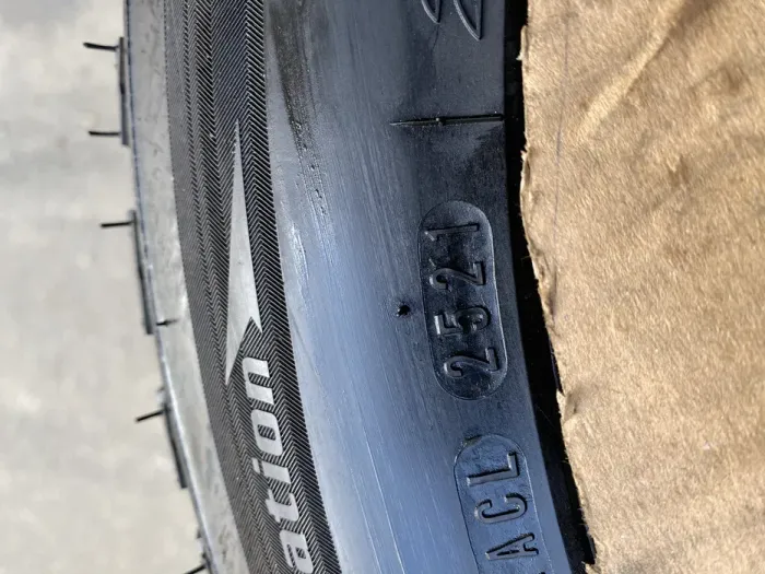 215/55 R17 Nexen Winguard WinSpike комплект шин зимних.