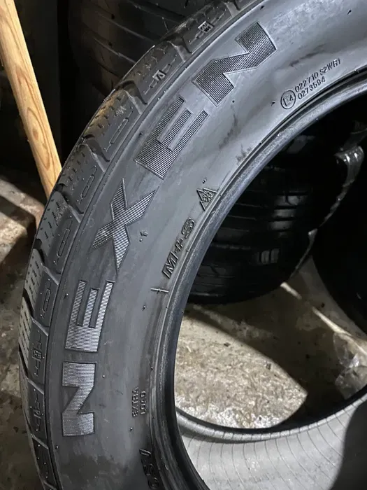 235/55 R19 Nexen Winguard пара шин зимних.